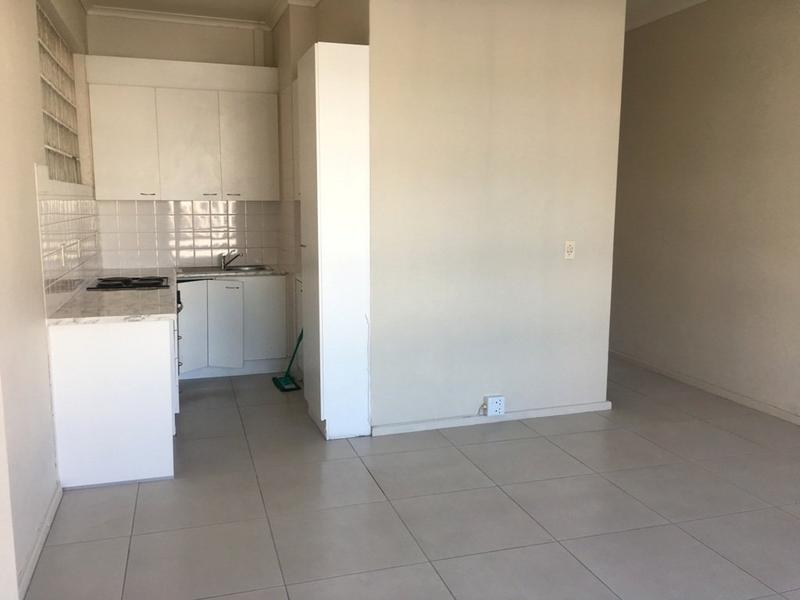 1 Bedroom Property for Sale in Sea Point Western Cape